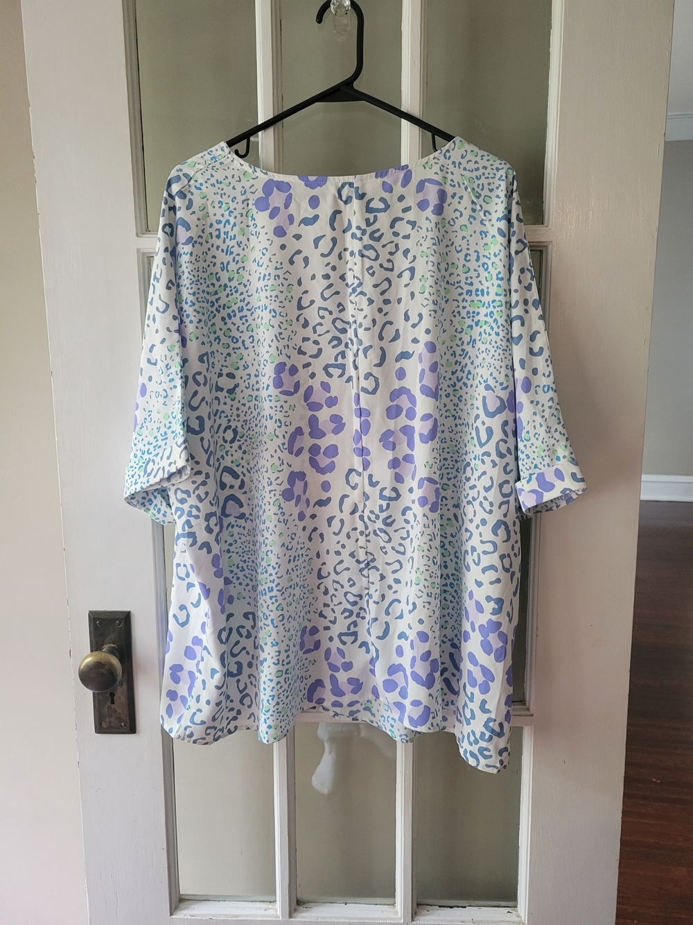 Womens Blue Leopard Print V Neck Short Sleeve Blouse Lightweight 3X Casual - Picture 10 of 17